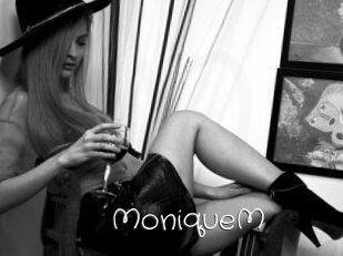 MoniqueM
