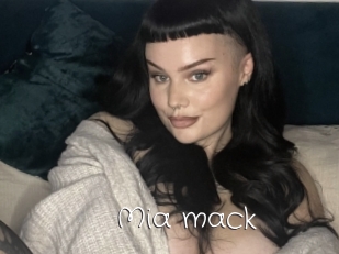 Mia_mack