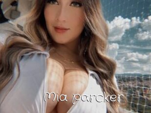 Mia_parcker