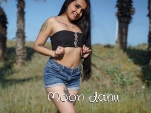 Moon_danii