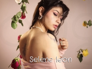 Selene_leon